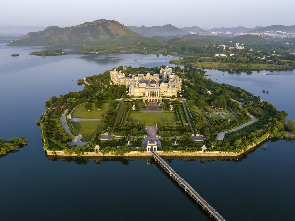 Raffles Udaipur luxury wedding venue overlooking Udai Sagar Lake